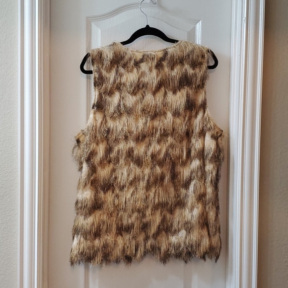 Chicos Travelers Collection Faux Fur Ombre Vest - Picture 5 of 5